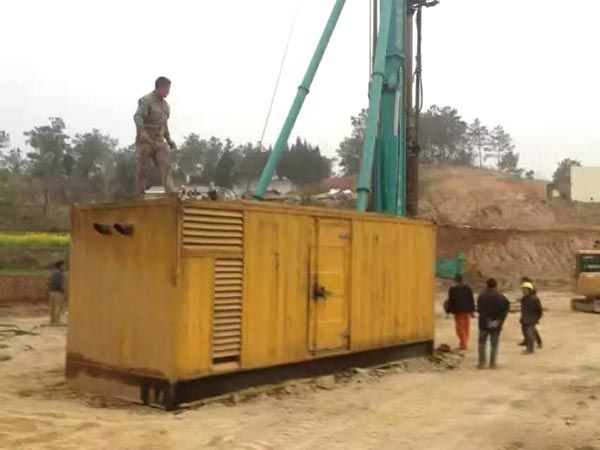 盐湖如何判断水冷式机油散热器密封件是否需要更换?